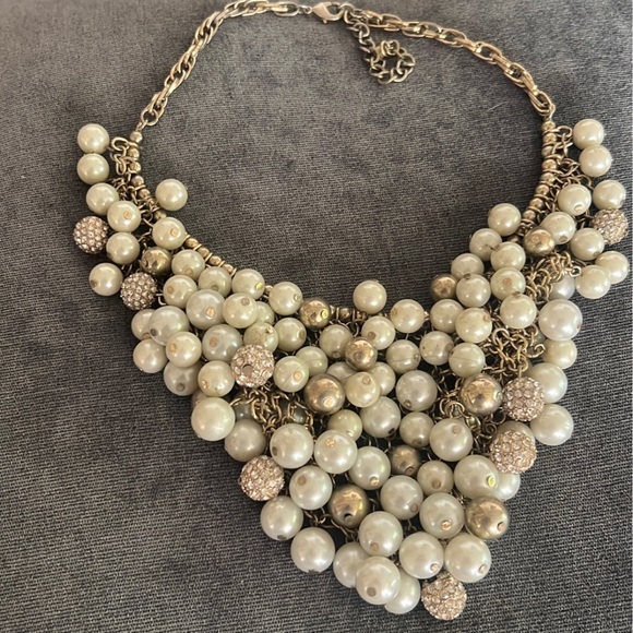 Faux Pearl Necklace - Picture 3 of 4